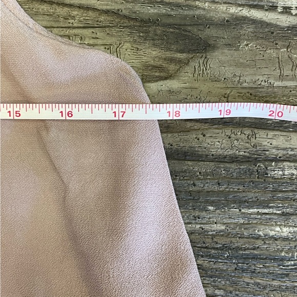 Free People Top with gorgeous unique back in a dusty mauve in a Med (runs small) - Picture 5 of 7